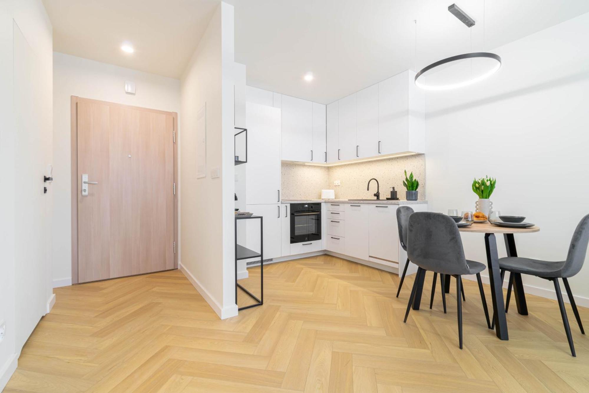 Blue Apartment Ceglana - Free Parking - Self Check-In Katowice Extérieur photo